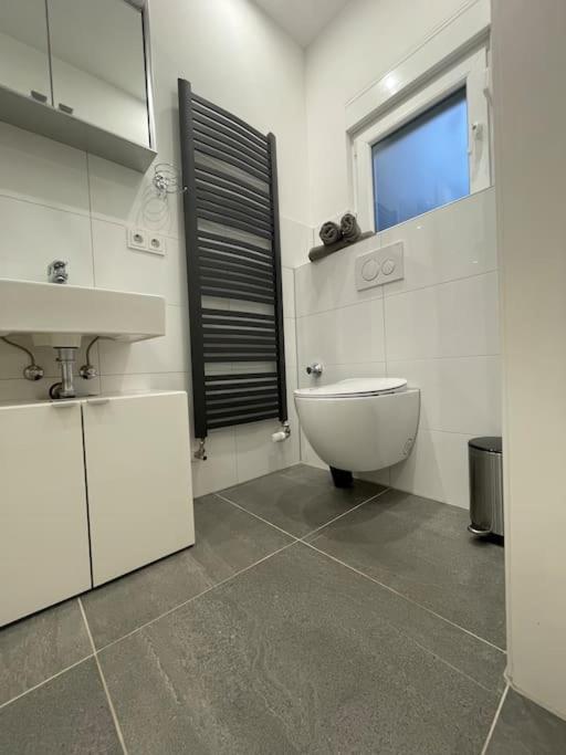 Exklusive Flughafen-Messe Apartment Naehe Duesseldorf Duisburg Buitenkant foto